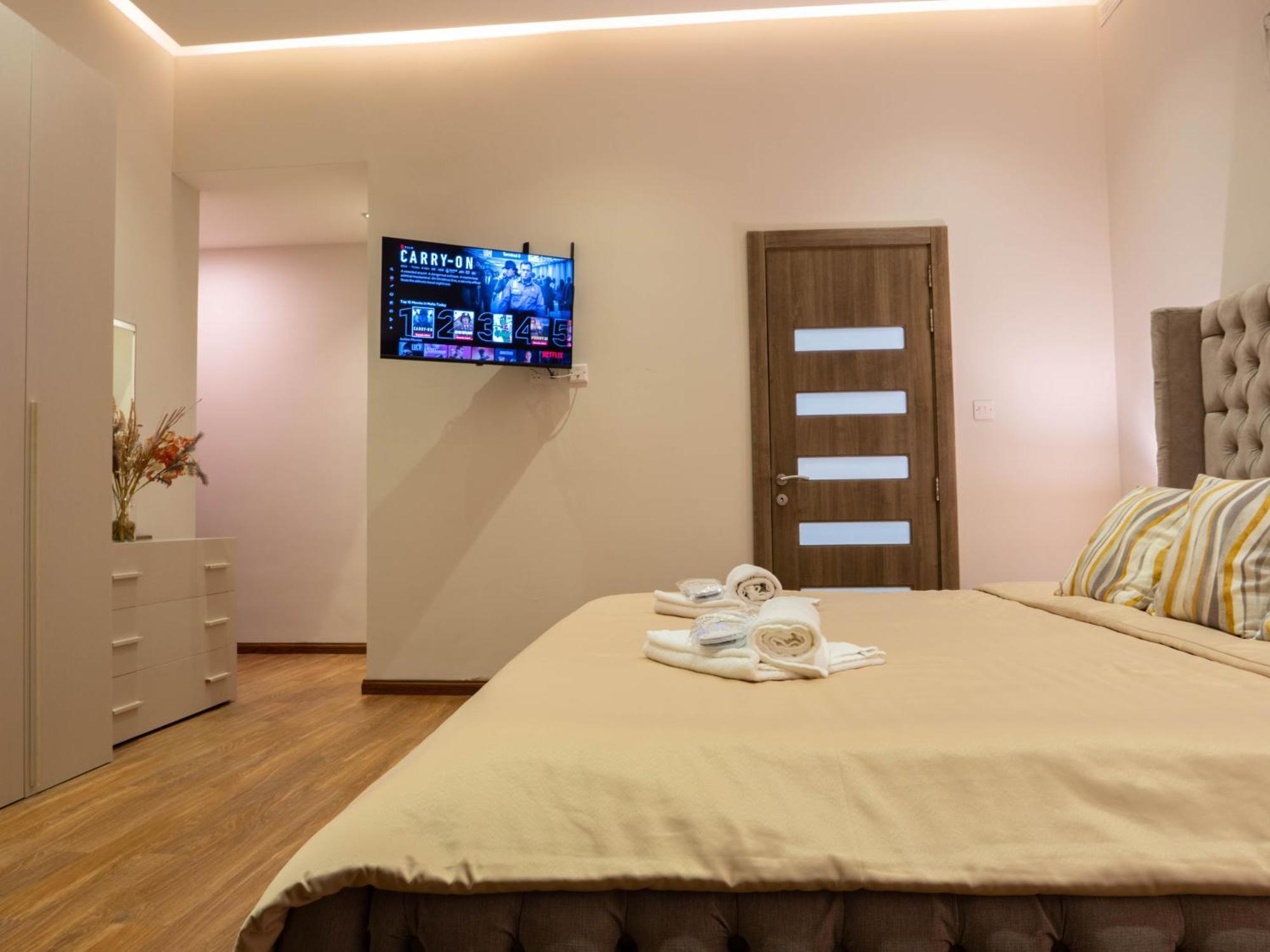 Villa Gaia - Sunset Views, Indoor Heated Pool, Sauna And Games Room Mellieha Exterior photo