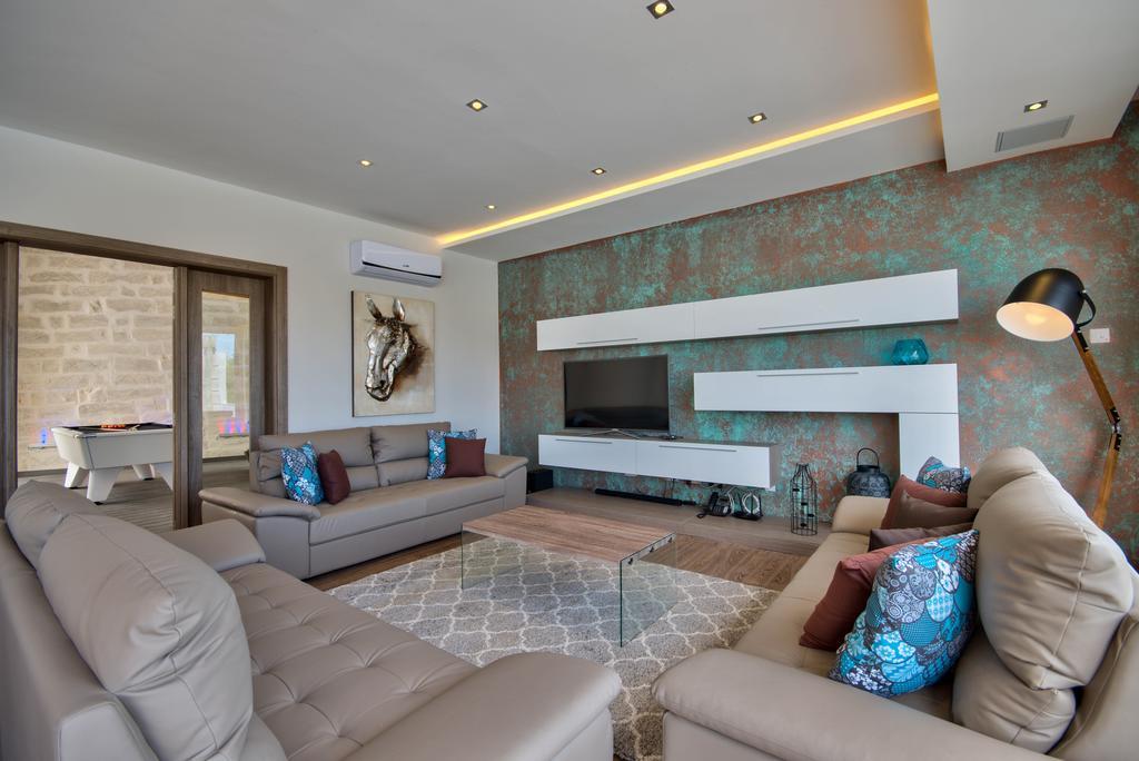Villa Gaia - Sunset Views, Indoor Heated Pool, Sauna And Games Room Mellieha Exterior photo
