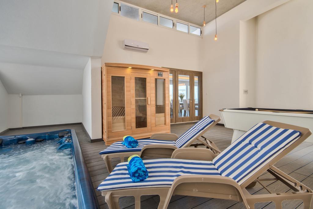 Villa Gaia - Sunset Views, Indoor Heated Pool, Sauna And Games Room Mellieha Exterior photo
