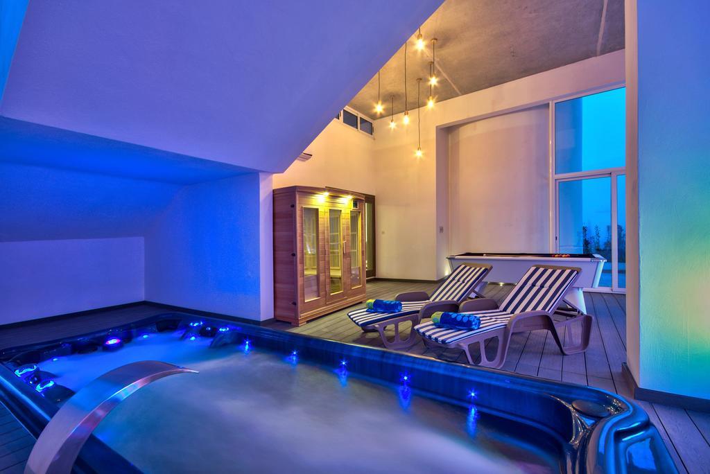 Villa Gaia - Sunset Views, Indoor Heated Pool, Sauna And Games Room Mellieha Exterior photo